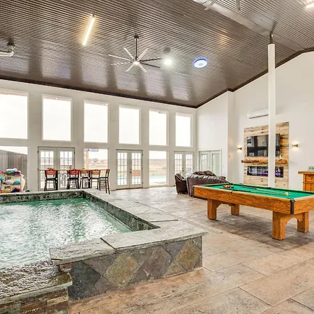 Lakefront Wichita Falls Home With Pool And Hot Tub
